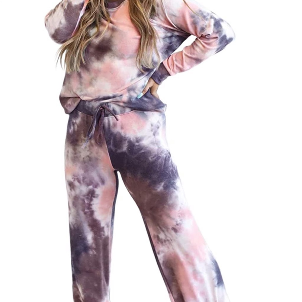 ✨sold ✨tiedye loungewear set
